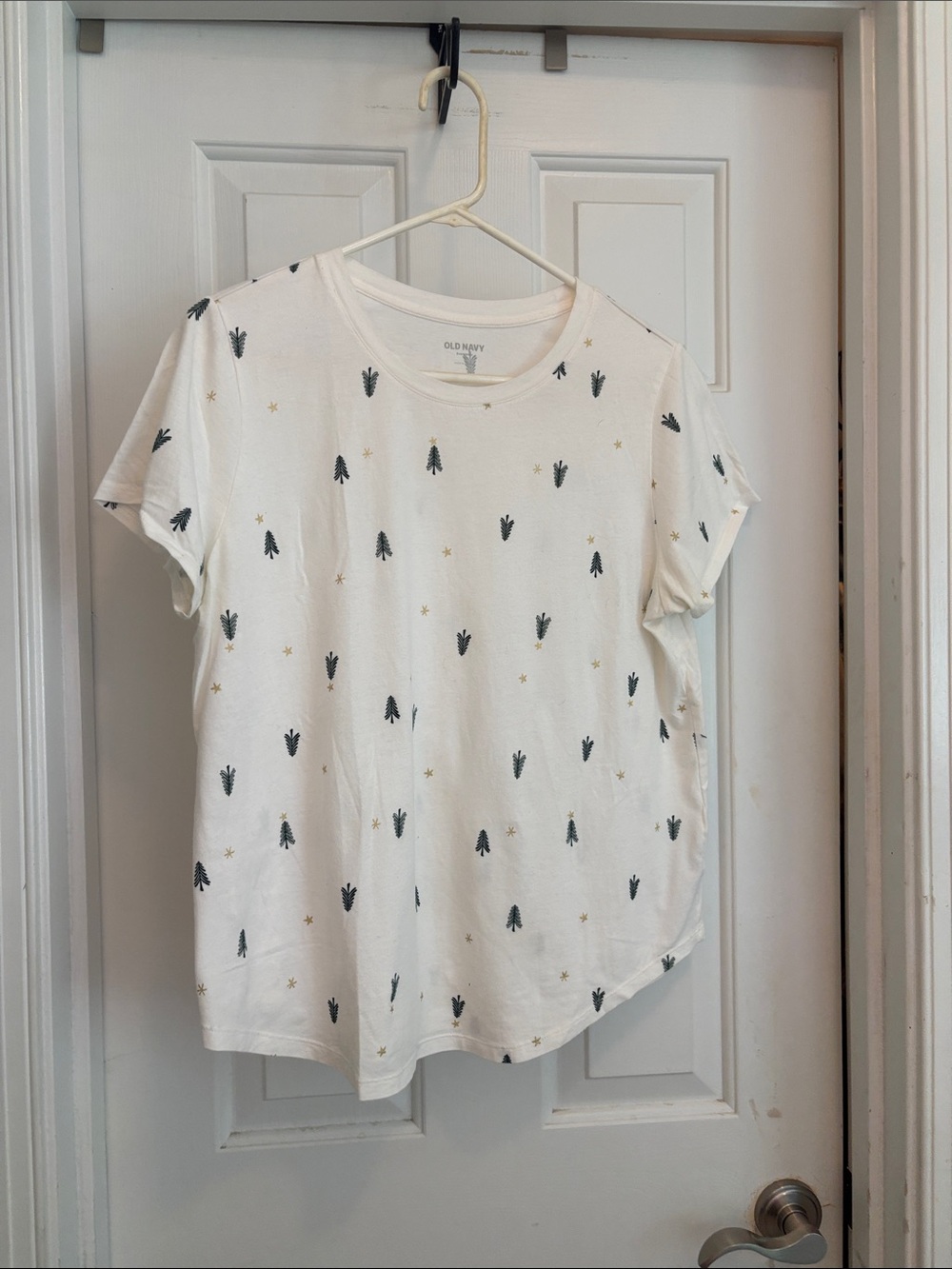 Old Navy White Short Sleeve Tee with Tiny Tree and Star Print